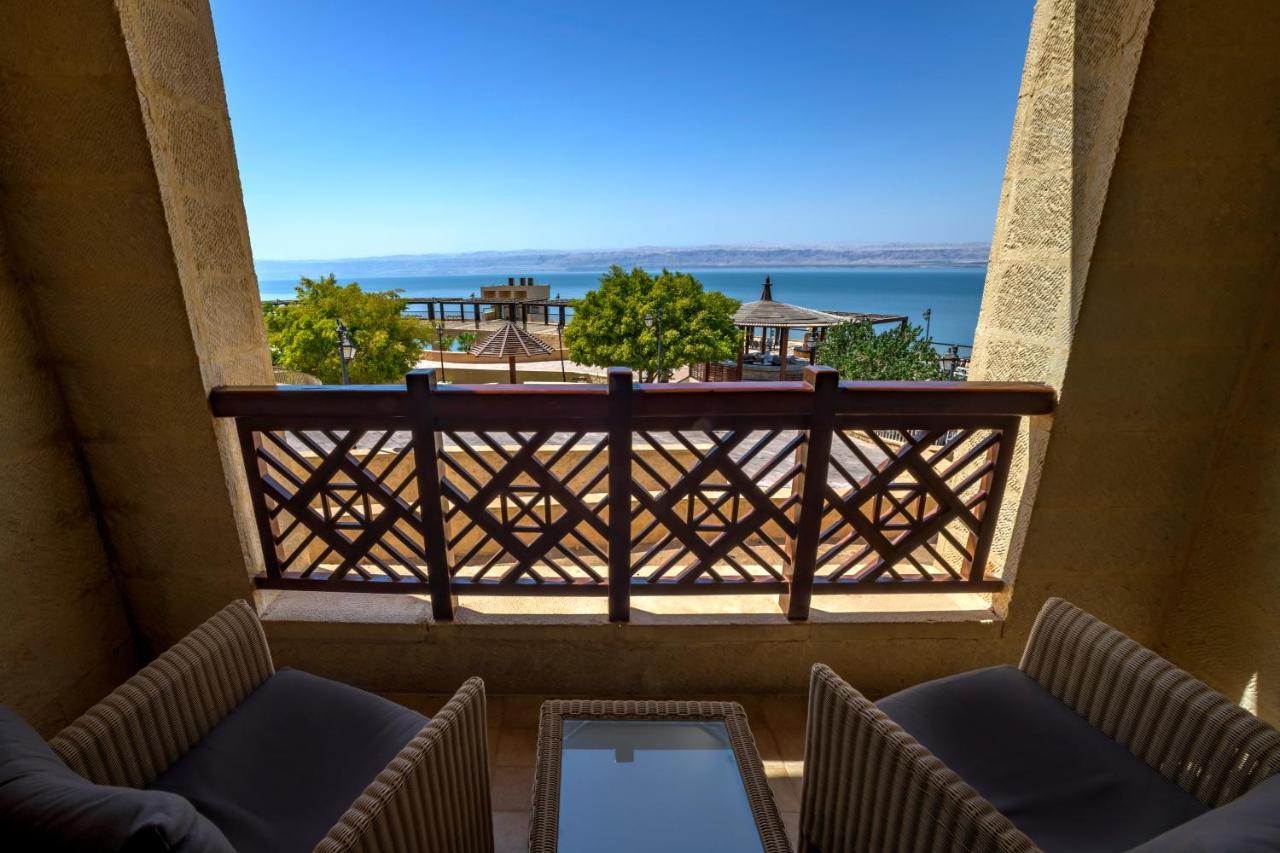 Crowne Plaza Jordan Dead Sea Resort & Spa By Ihg Sweimeh Esterno foto View of the Dead Sea from the Dead Sea Spa Resort