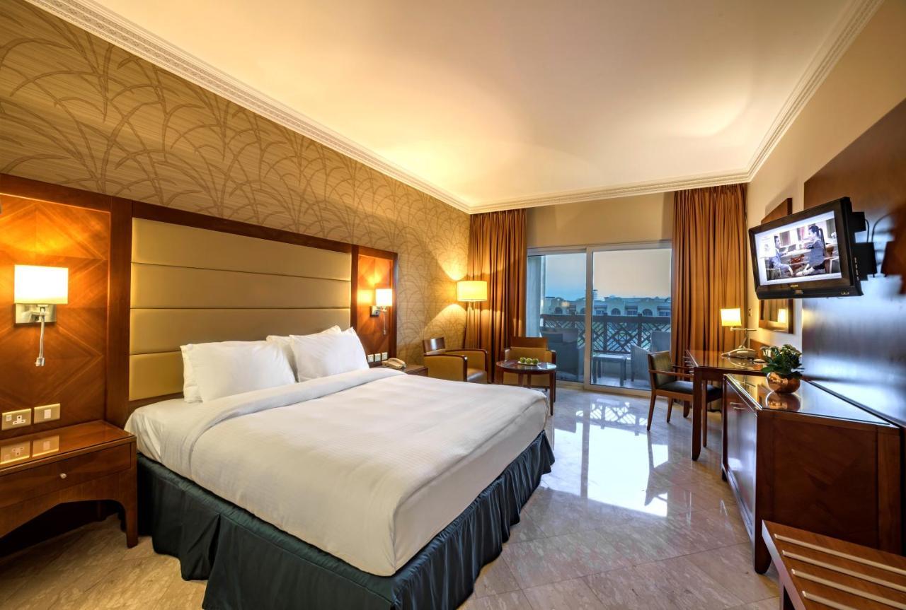 Crowne Plaza Jordan Dead Sea Resort & Spa By Ihg Sweimeh Esterno foto A room at the hotel