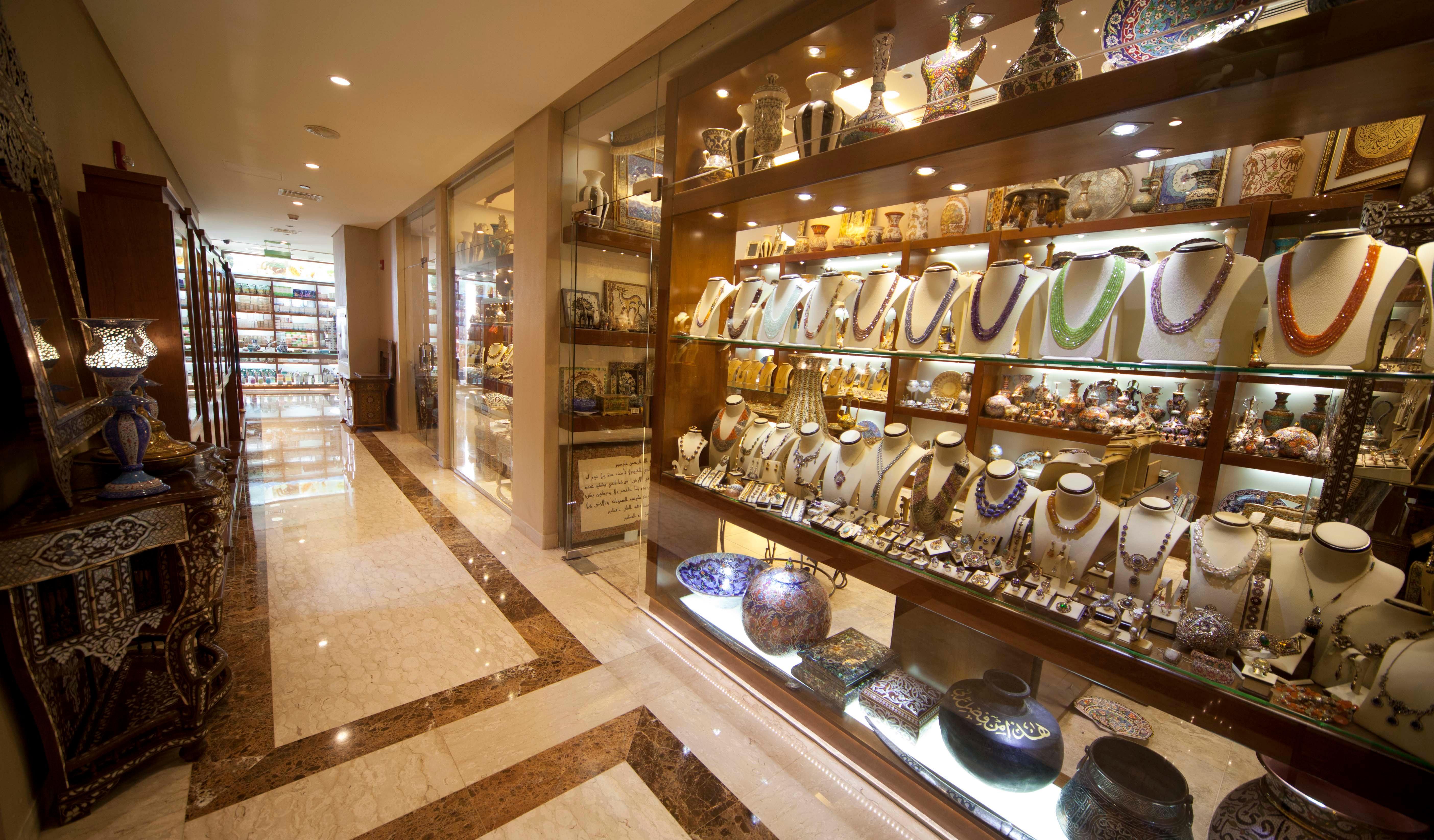 Crowne Plaza Jordan Dead Sea Resort & Spa By Ihg Sweimeh Esterno foto The interior of a jewellery store