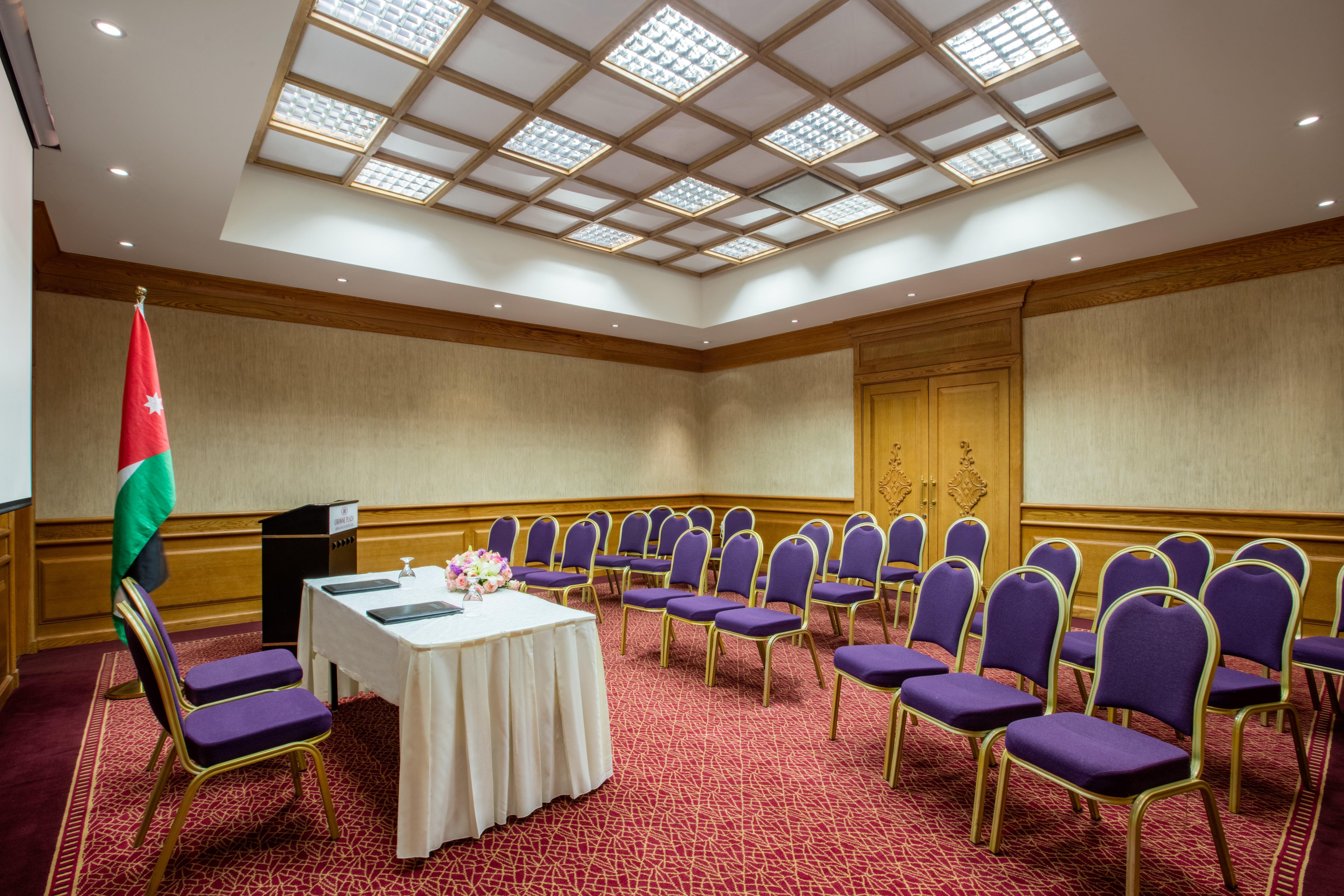 Crowne Plaza Jordan Dead Sea Resort & Spa By Ihg Sweimeh Esterno foto The meeting room of the Arab League