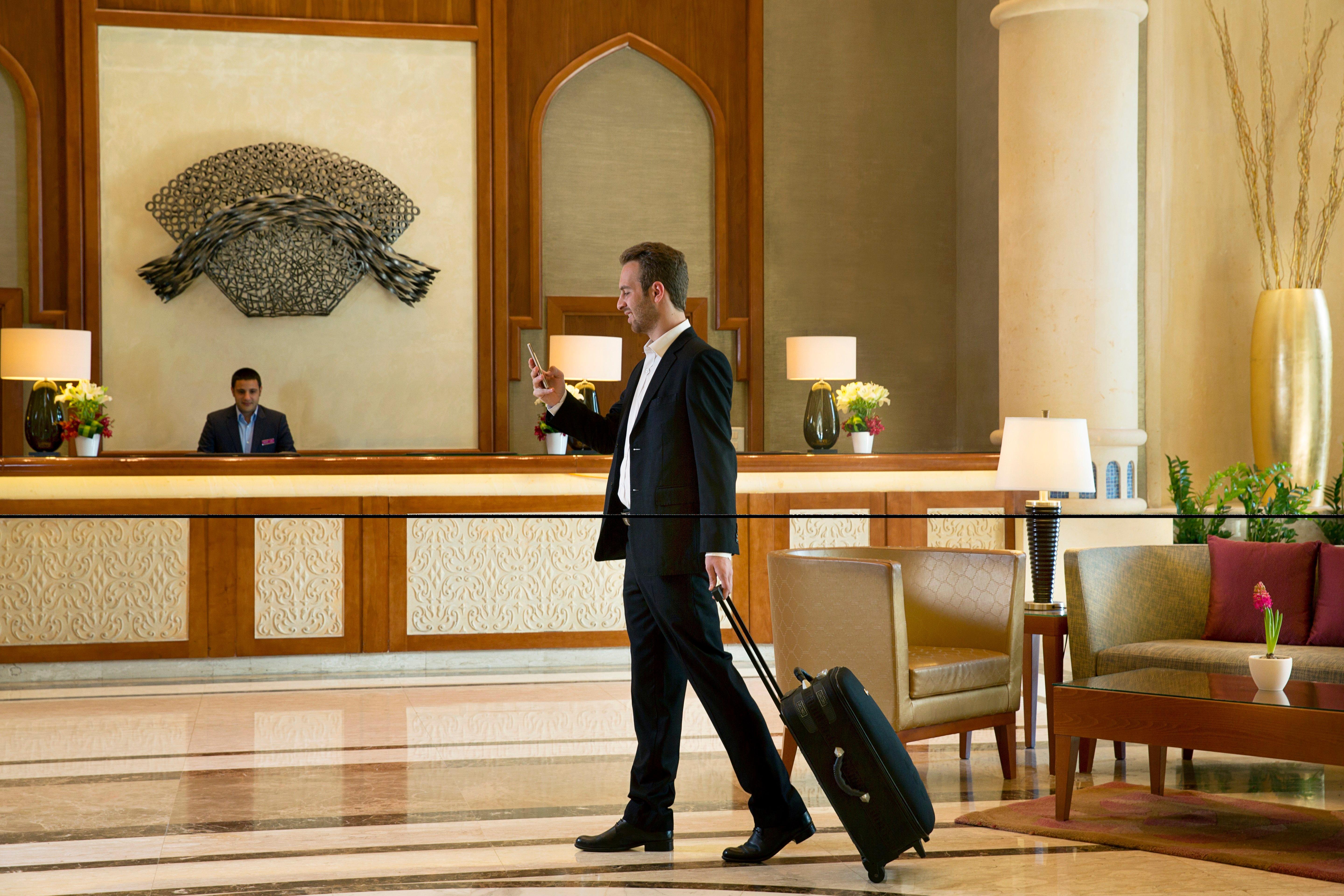 Crowne Plaza Jordan Dead Sea Resort & Spa By Ihg Sweimeh Esterno foto A guest checking in at a hotel