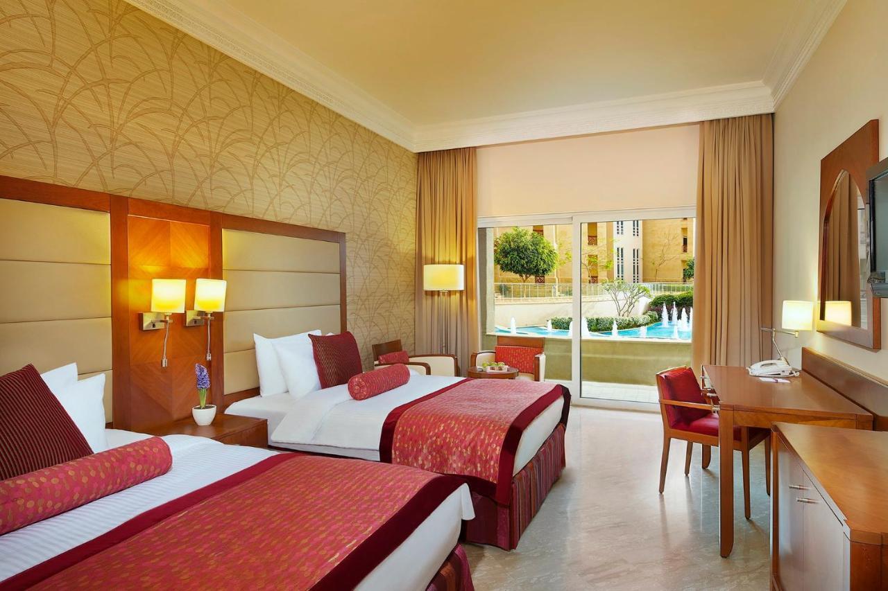 Crowne Plaza Jordan Dead Sea Resort & Spa By Ihg Sweimeh Esterno foto A room at the Hilton Sharm El Sheikh