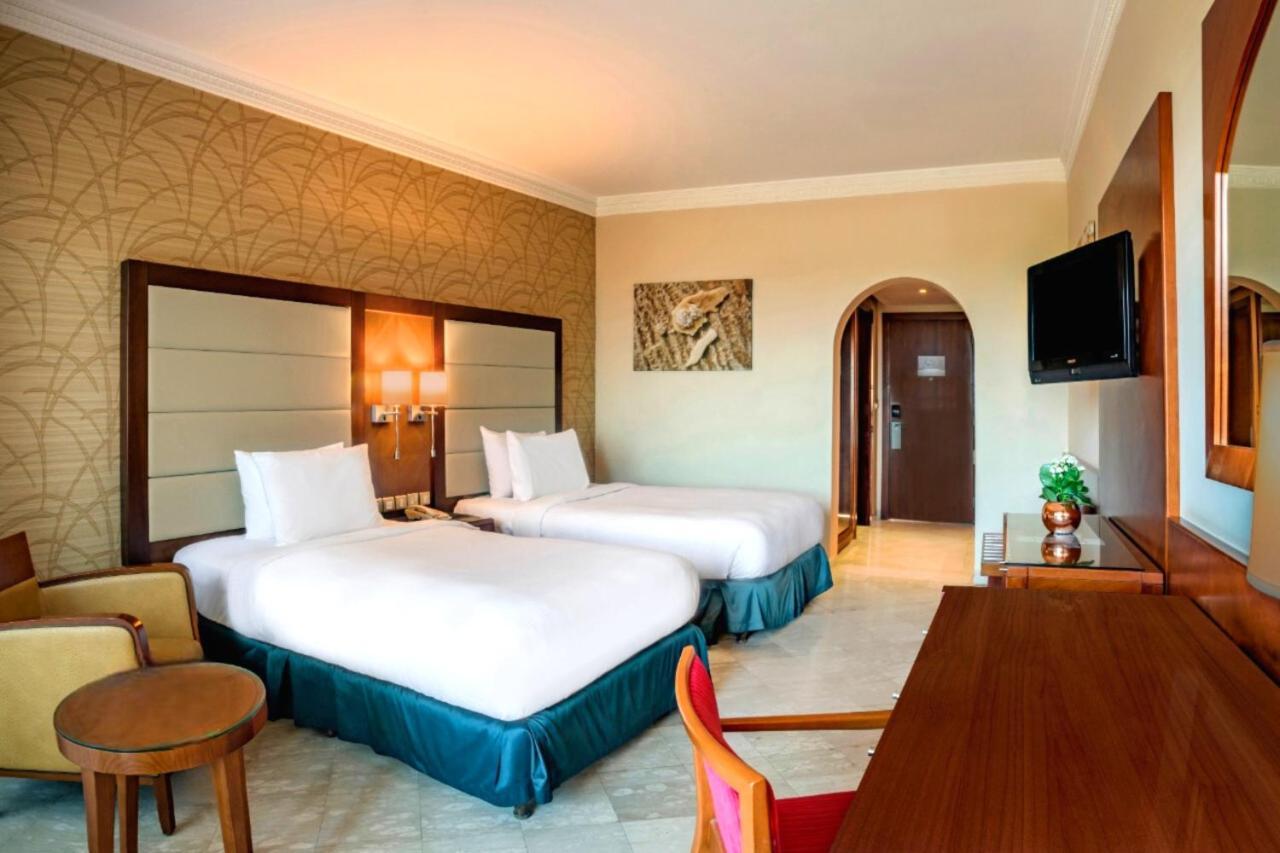 Crowne Plaza Jordan Dead Sea Resort & Spa By Ihg Sweimeh Esterno foto A room at the hotel